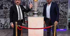 Trabzonspor'un 2021-2022 Şampiyonluk Kupası Müzede